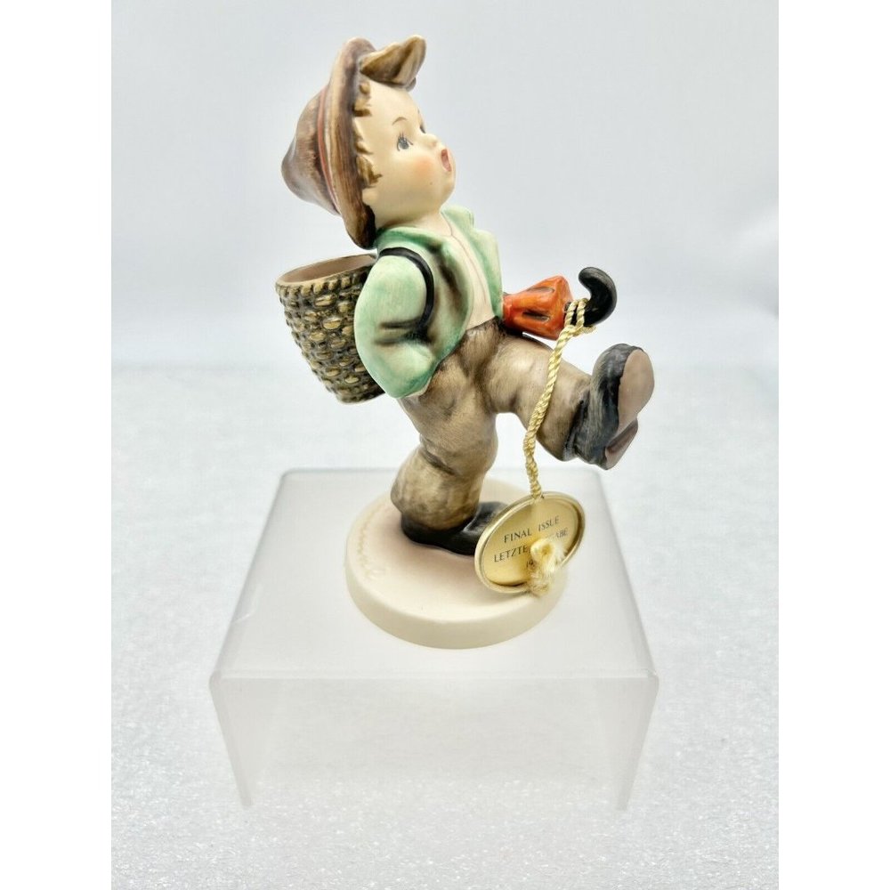 HUMMEL GOEBEL FIGURINE GLOBE TROTTER TMK 6 Made in Germany